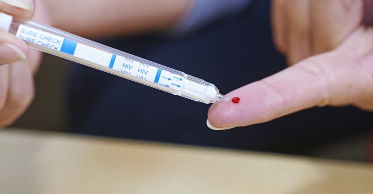 Hướng dẫn cách xét nghiệm HIV tại nhà an toàn, bảo mật và chính xác nhất