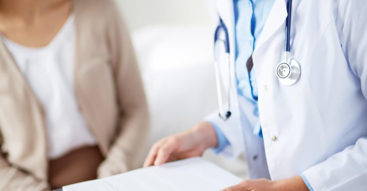 Khám sức khỏe tổng quát có xét nghiệm HIV không? Giải đáp chi tiết