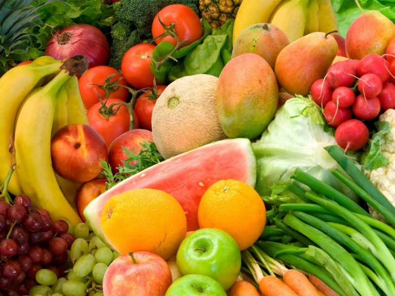 Người bệnh nên duy trì chế độ ăn cân đối và tăng cường rau xanh, trái cây