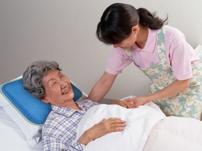 Người nhà có thể an tâm chăm sóc và sinh hoạt chung với bệnh nhân ung thư phổi