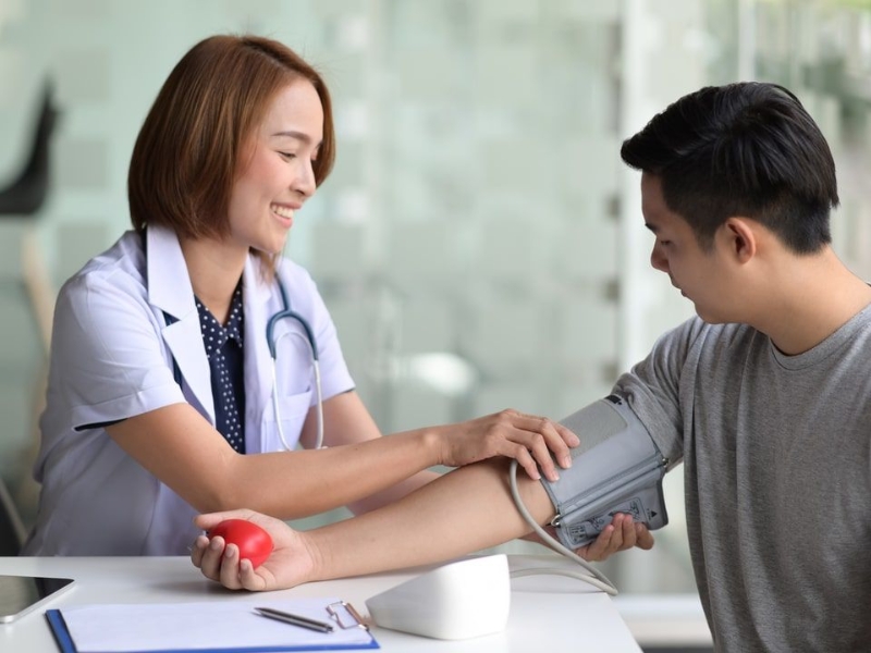 Nếu có xét nghiệm máu, người khám nên nhịn ăn trước khi lấy mẫu để đảm bảo kết quả chính xác
