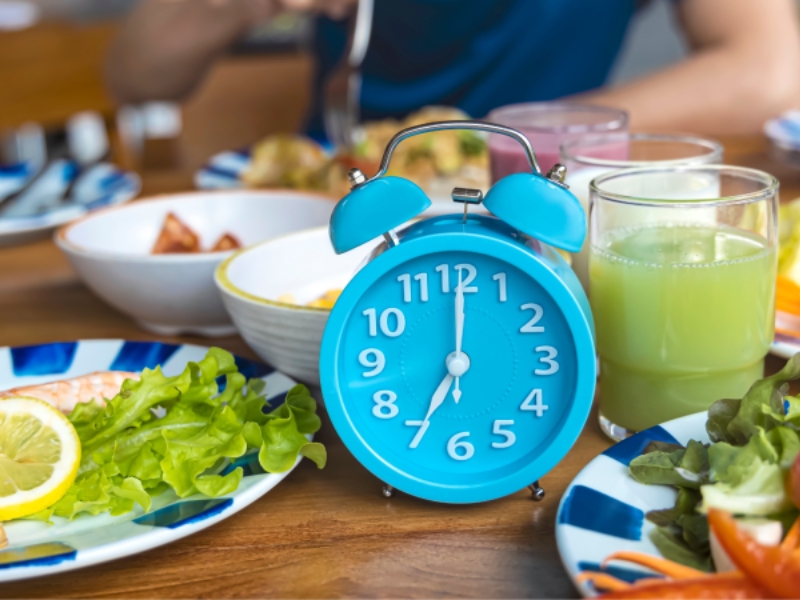 Thời gian nhịn ăn trước khi khám tổng quát phụ thuộc vào loại xét nghiệm và chỉ định của bác sĩ