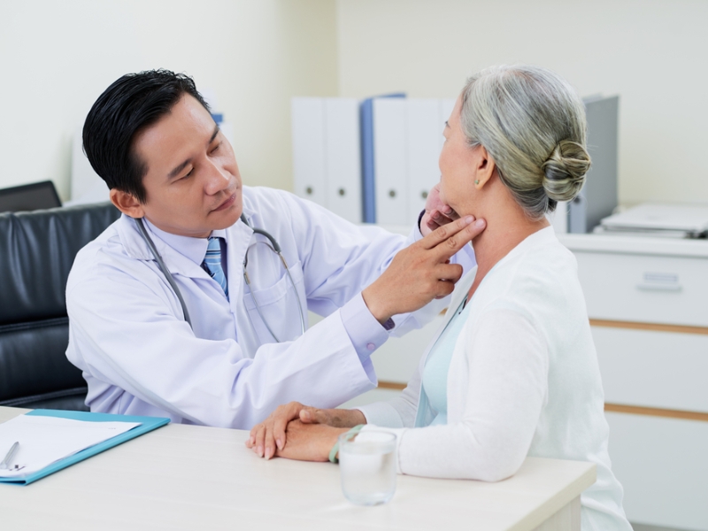 Nên khám sức khỏe tổng quát định kỳ để theo dõi và phát hiện sớm bệnh lý