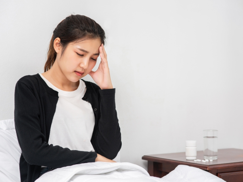 Đau đầu bất thường có thể là dấu hiệu nguy hiểm, cần đi khám sớm