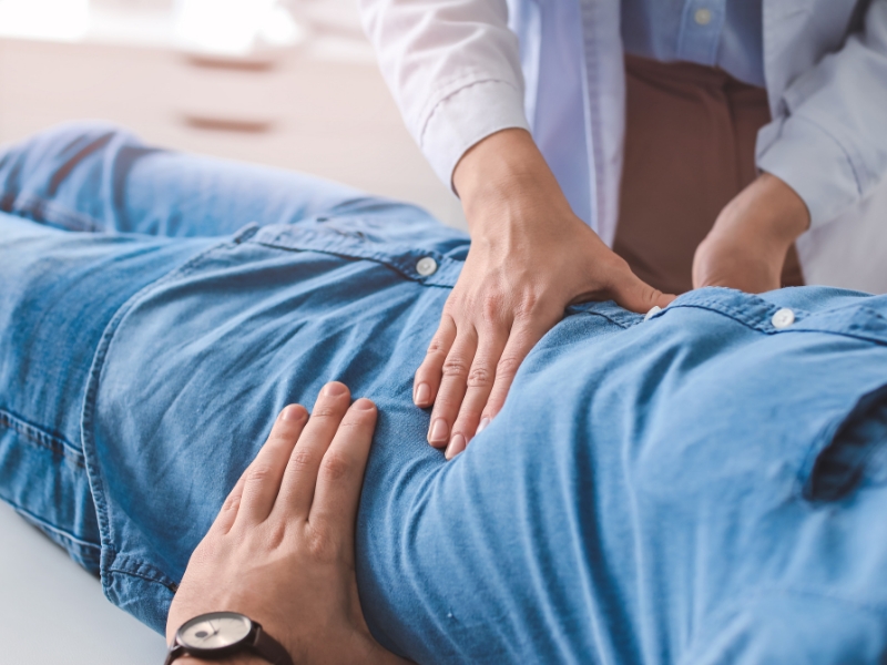 Khám lâm sàng giúp đánh giá tổng quát thể trạng và các chỉ số sức khỏe cơ bản
