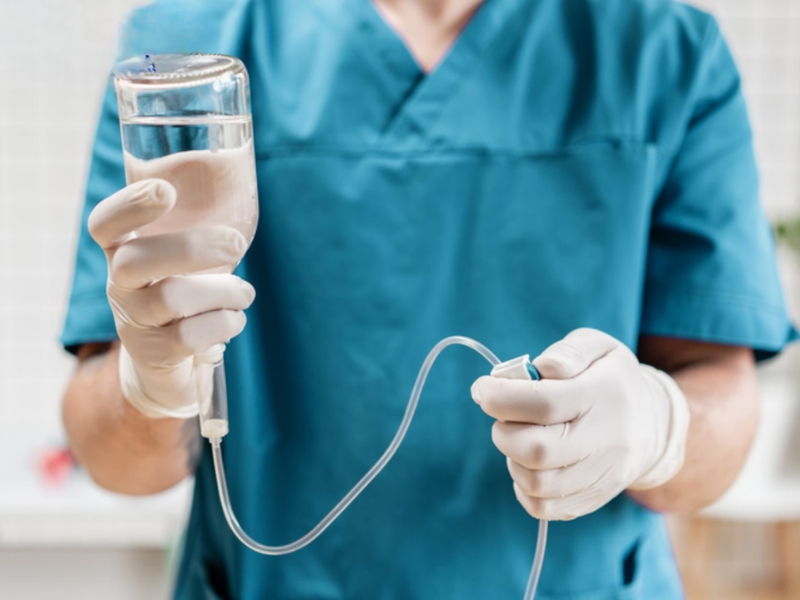 Truyền dịch giúp bổ sung nước, điện giải và dưỡng chất, hỗ trợ điều trị và phục hồi
